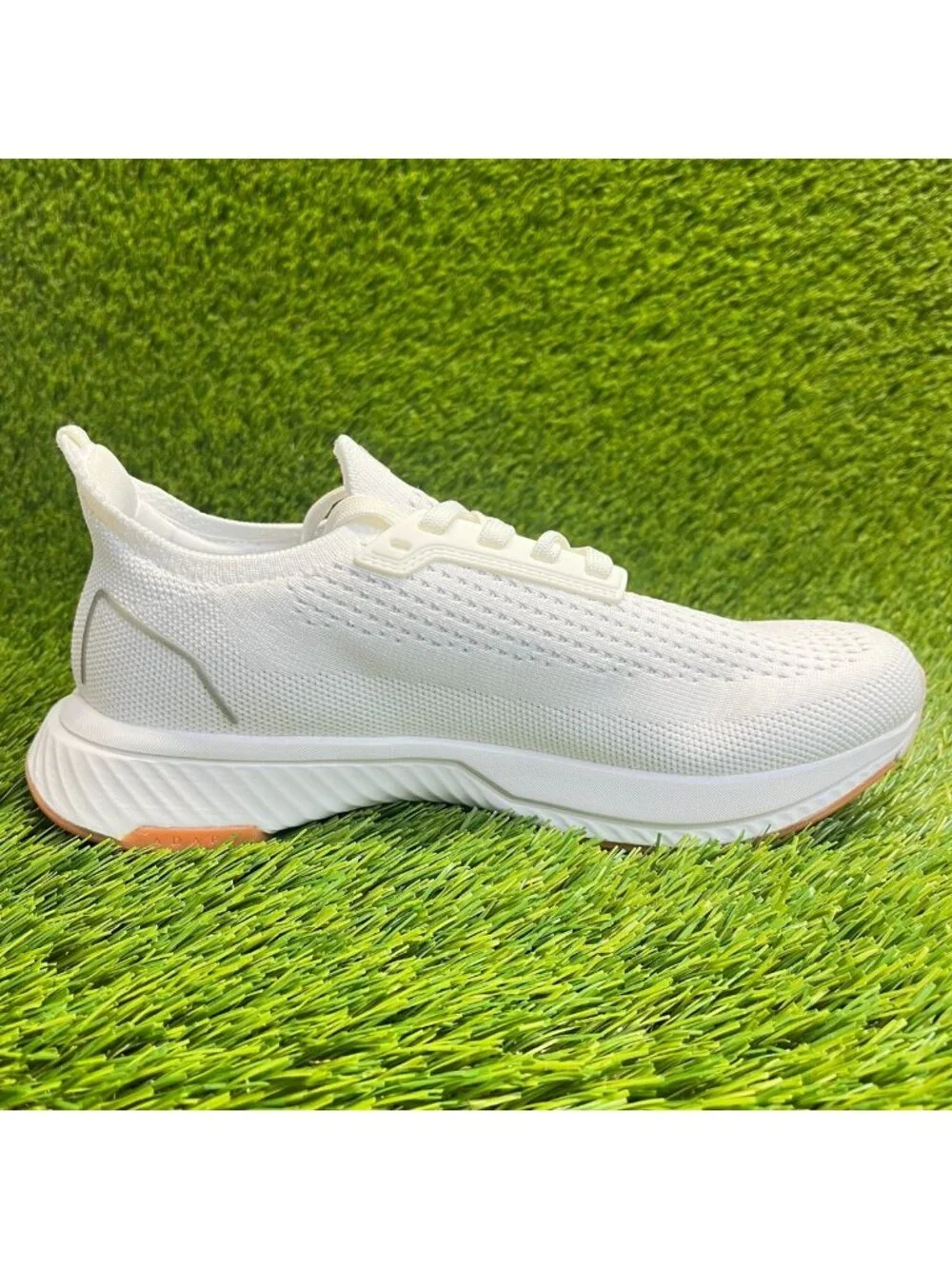Flux Adapt Runner White Gum Womens Size 6.5 Running Athletic Walking Knit Shoes